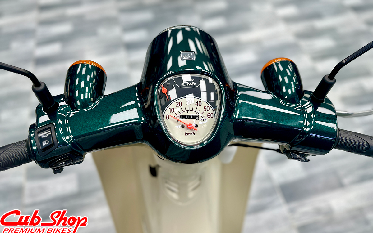 Xe Super Cup 50 Honda Nhậtnhìn từ phía trước Xe Super Cup 50 Honda Nhậtnhìn từ phía trước